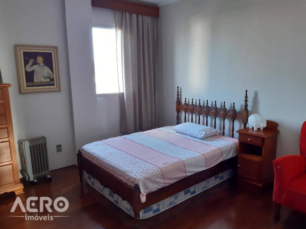 Apartamento à venda com 4 quartos, 249m² - Foto 14