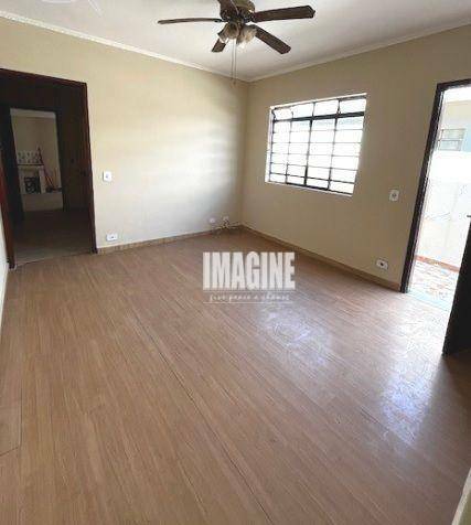 Casa à venda com 2 quartos, 100m² - Foto 2