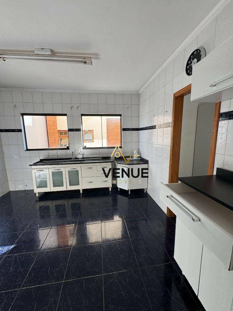 Casa de Condomínio à venda e aluguel com 3 quartos, 300m² - Foto 20