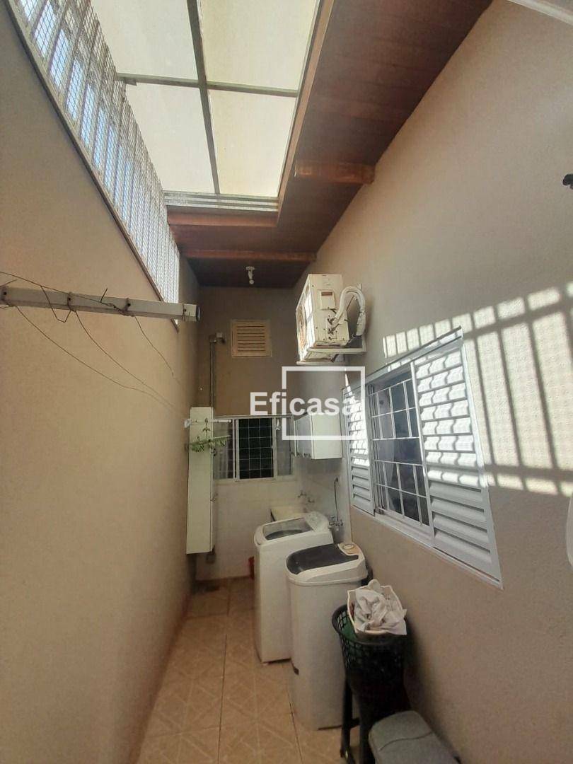 Casa à venda com 3 quartos, 130m² - Foto 14