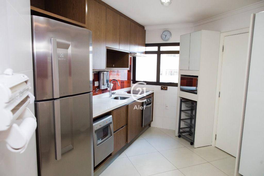 Apartamento à venda com 3 quartos, 154m² - Foto 6