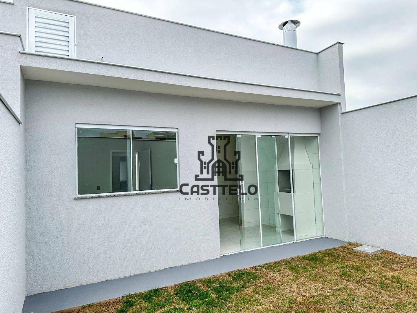 Casa à venda com 2 quartos, 70m² - Foto 3