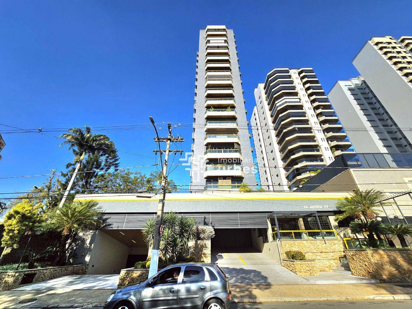 Apartamento, 3 quartos, 250 m² - Foto 1