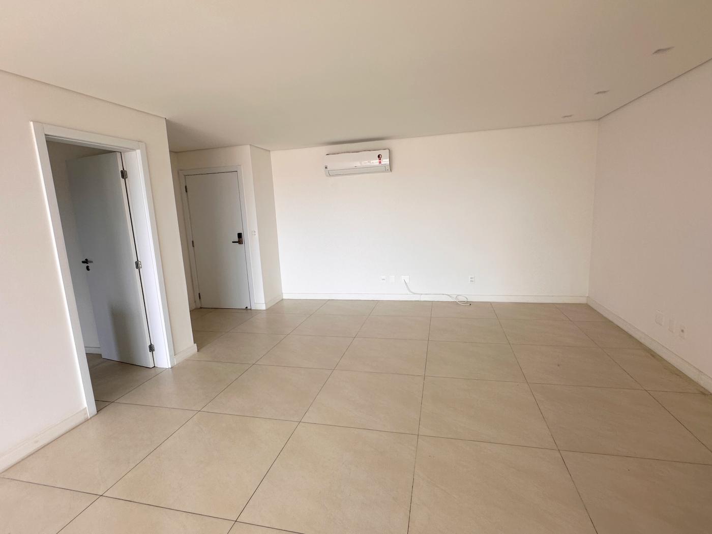 Apartamento à venda com 3 quartos, 138m² - Foto 4