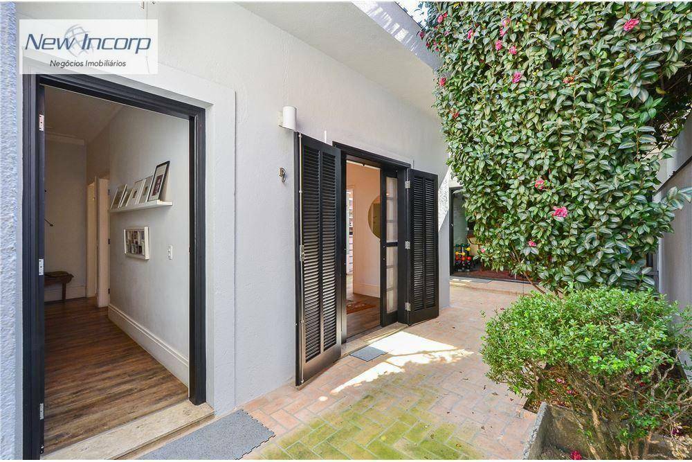 Casa à venda com 3 quartos, 226m² - Foto 47