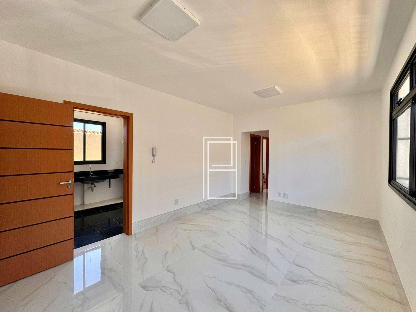 Apartamento à venda com 3 quartos, 71m² - Foto 1