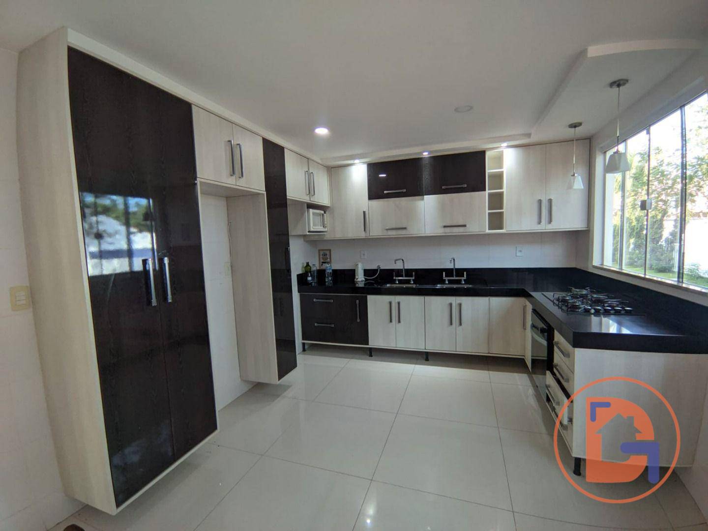 Casa à venda com 5 quartos, 240m² - Foto 23