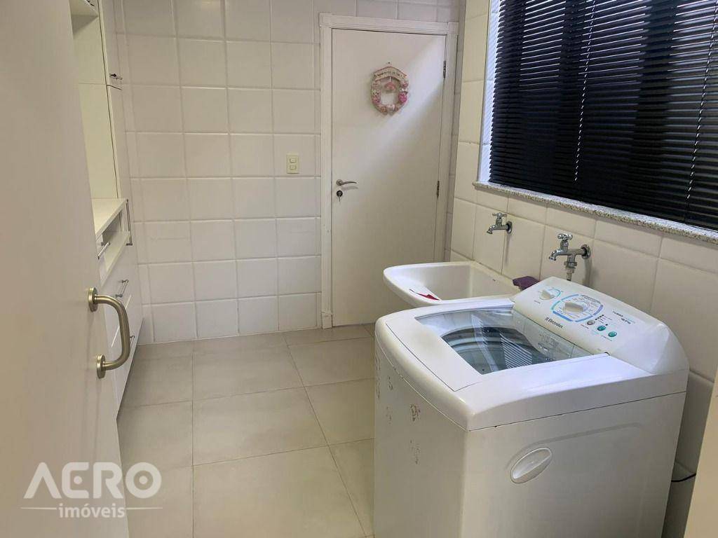 Casa de Condomínio à venda com 4 quartos, 295m² - Foto 24