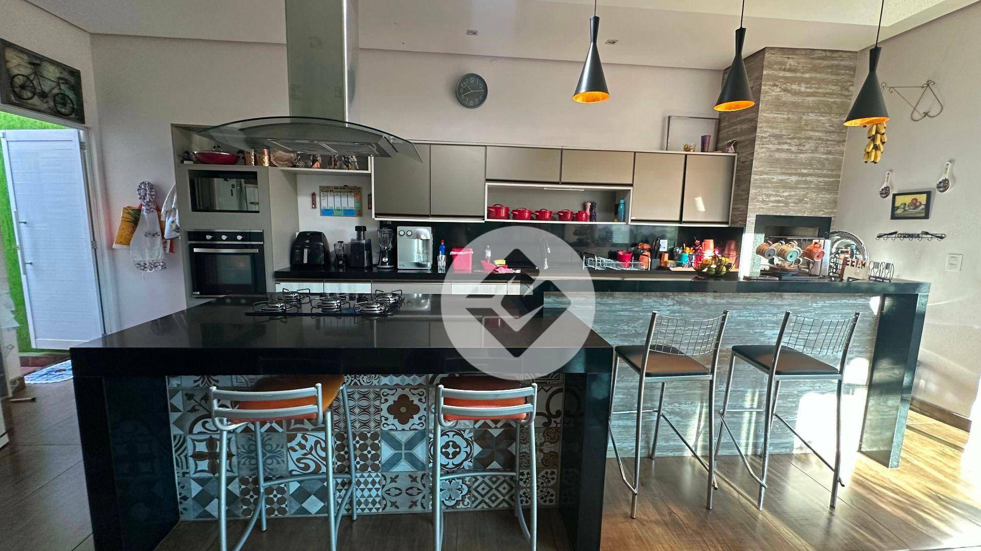 Casa à venda com 4 quartos, 335m² - Foto 3