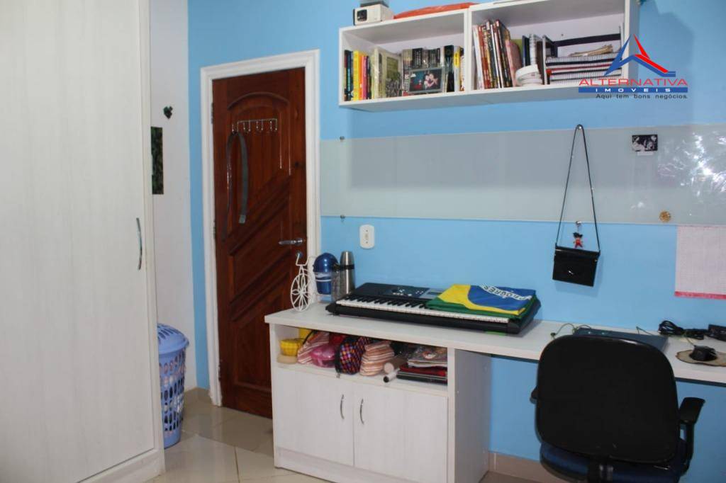 Casa à venda com 3 quartos, 209m² - Foto 2