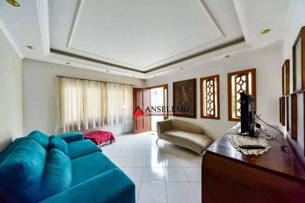 Casa à venda e aluguel com 5 quartos, 360m² - Foto 1
