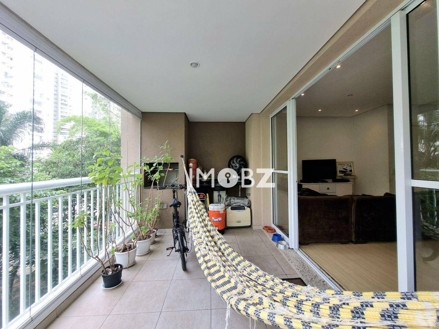 Apartamento à venda com 3 quartos, 107m² - Foto 1