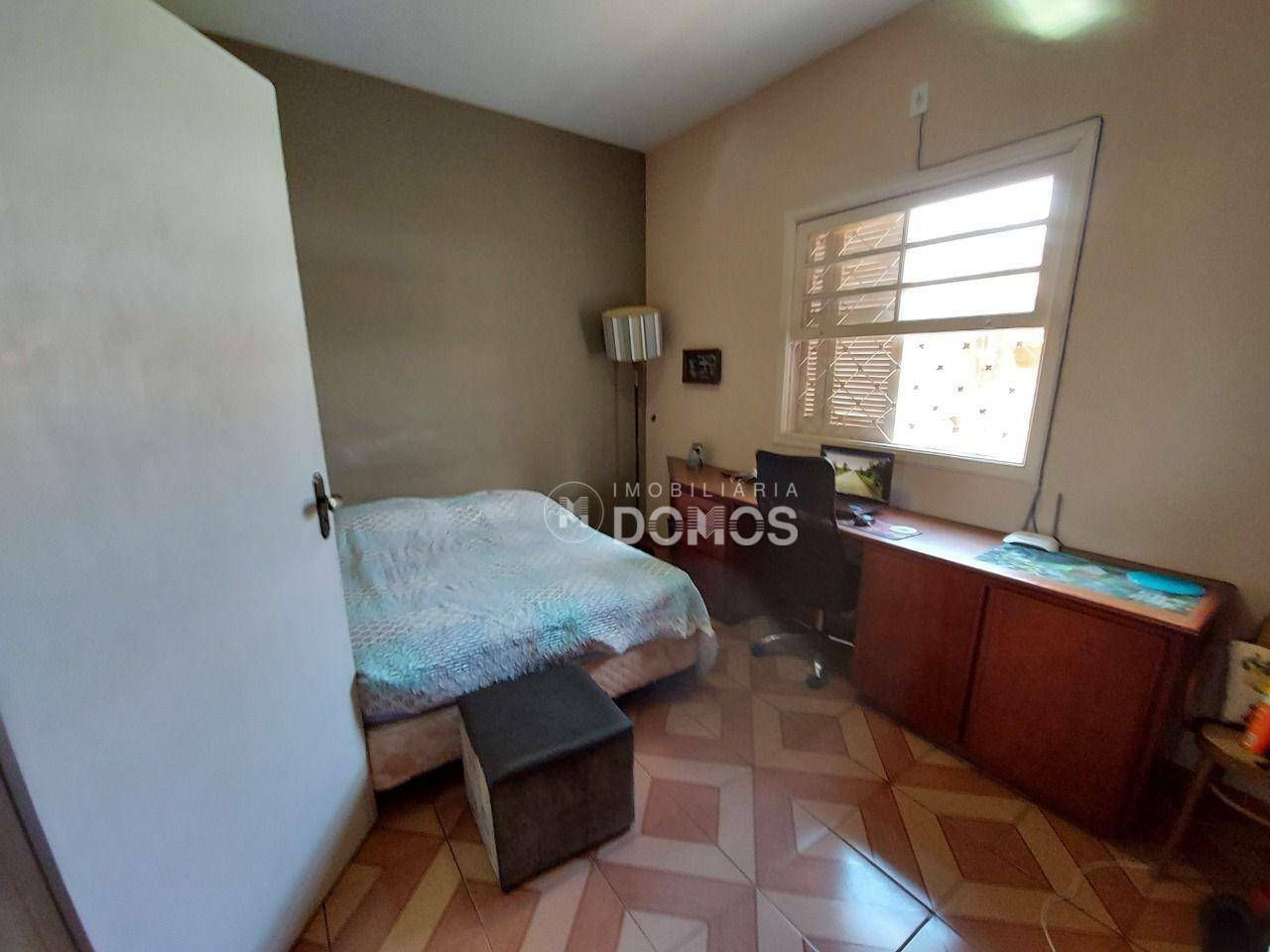 Casa à venda com 4 quartos, 250m² - Foto 23