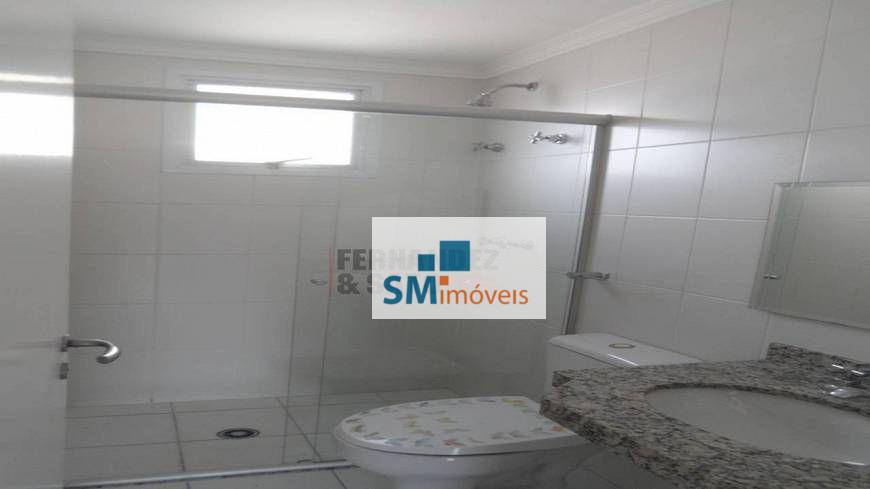 Apartamento para alugar com 3 quartos, 159m² - Foto 12