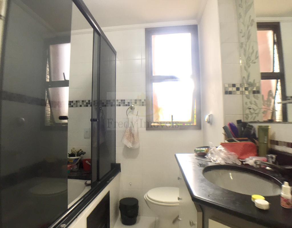 Apartamento à venda com 3 quartos, 96m² - Foto 12