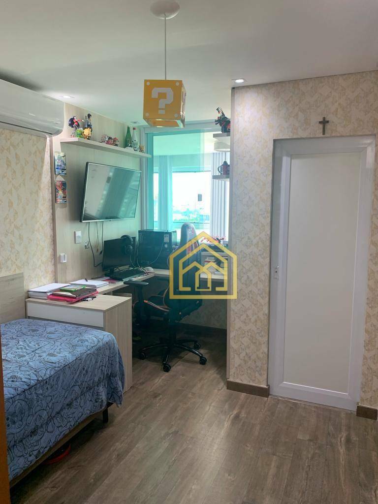 Apartamento à venda com 3 quartos, 150m² - Foto 2