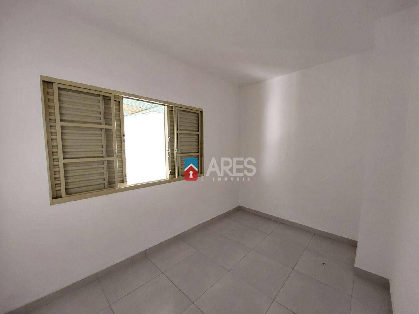 Casa à venda com 3 quartos, 95m² - Foto 14