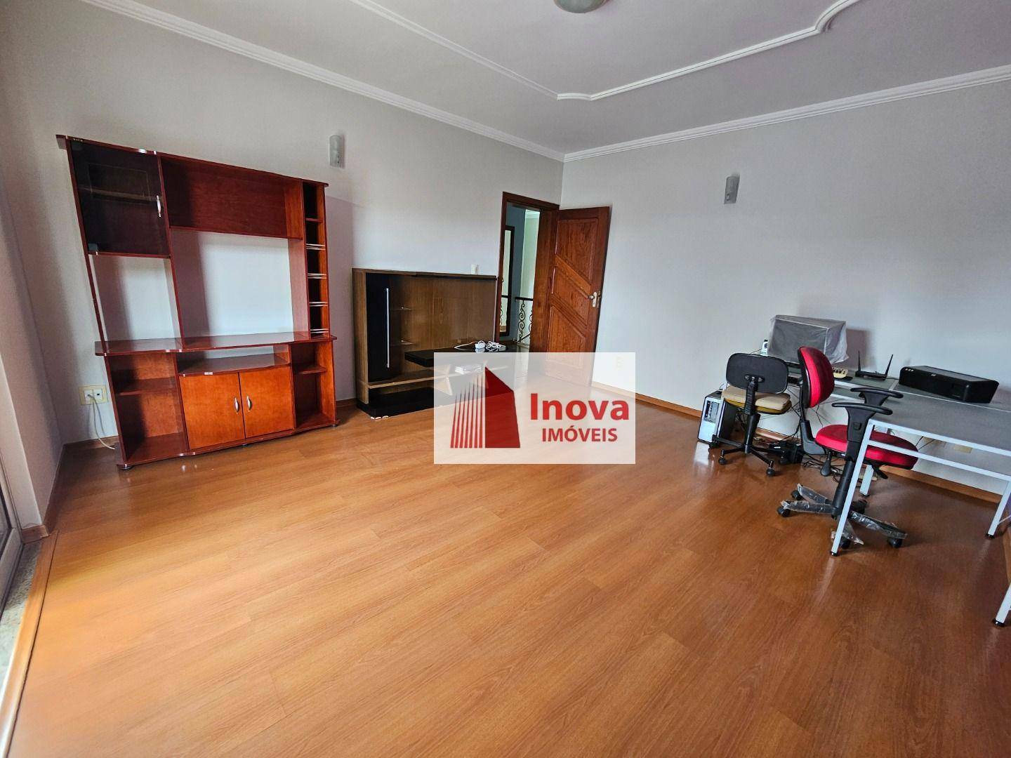 Casa para alugar com 4 quartos, 220m² - Foto 39