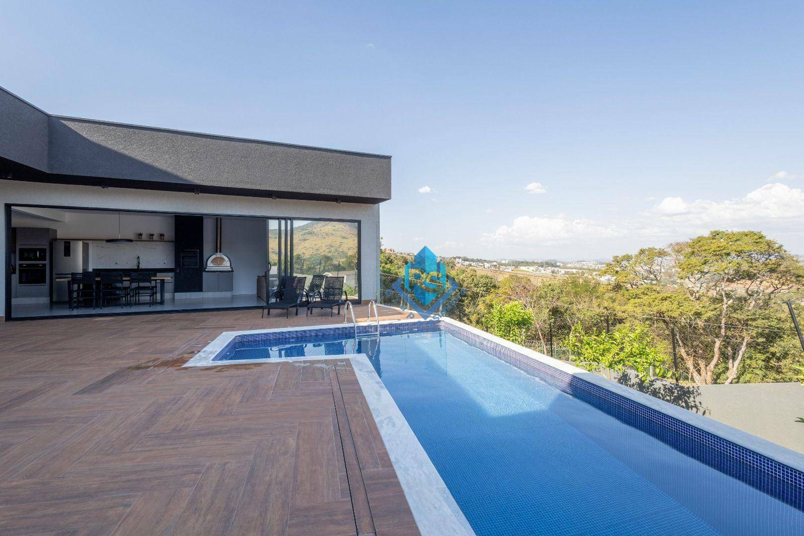 Casa de Condomínio à venda com 4 quartos, 252m² - Foto 1