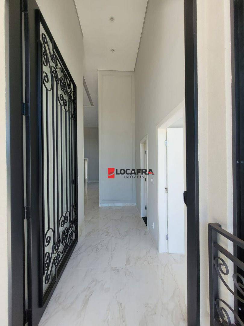 Casa à venda com 3 quartos, 236m² - Foto 3