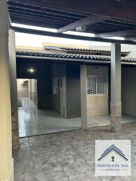 Casa à venda com 2 quartos, 72m² - Foto 2