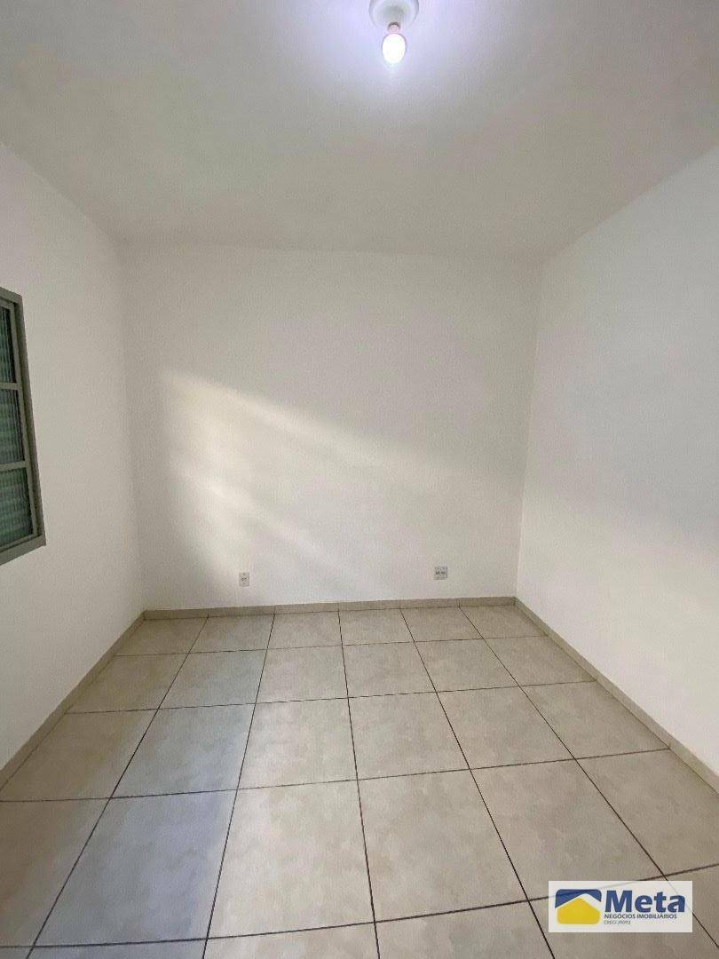 Casa para alugar com 2 quartos, 90m² - Foto 12