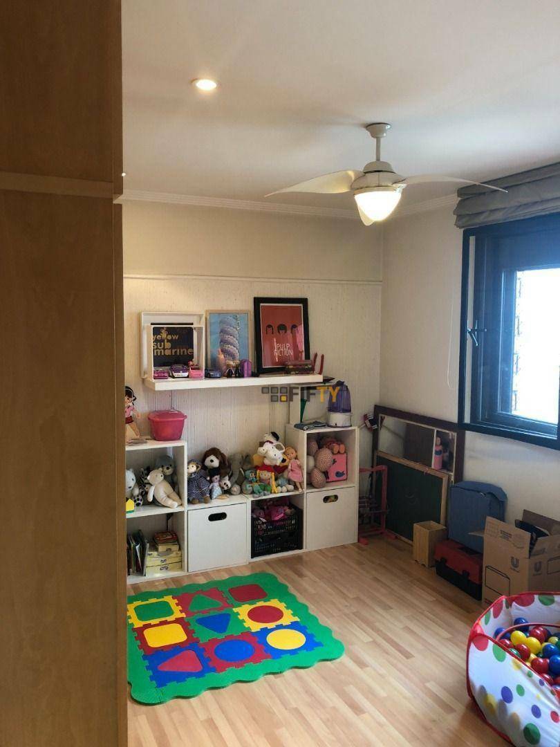 Apartamento à venda com 4 quartos, 220m² - Foto 27