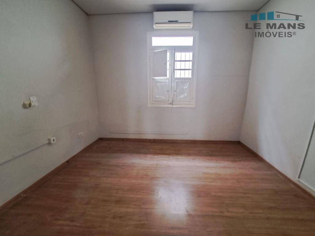 Casa para alugar com 1 quarto, 245m² - Foto 4