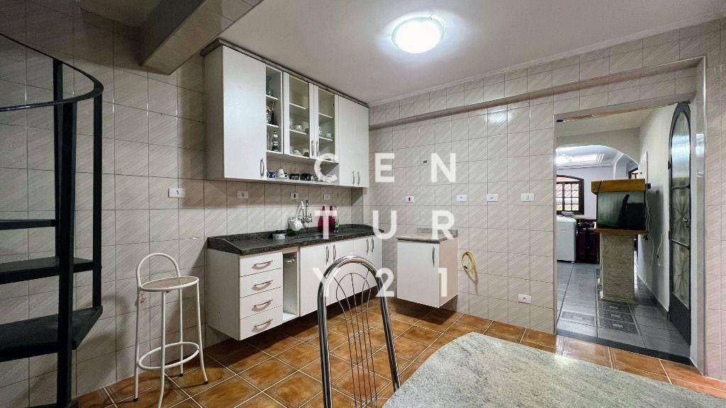 Sobrado à venda com 3 quartos, 240m² - Foto 32