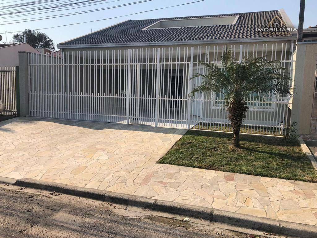 Casa à venda com 3 quartos, 244m² - Foto 1