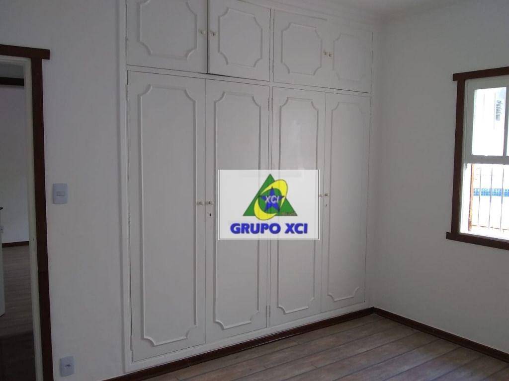 Casa à venda com 3 quartos, 219m² - Foto 14