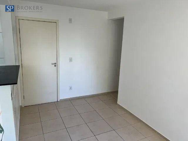 Apartamento à venda com 2 quartos, 45m² - Foto 3