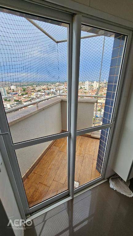 Apartamento para alugar com 3 quartos, 180m² - Foto 15