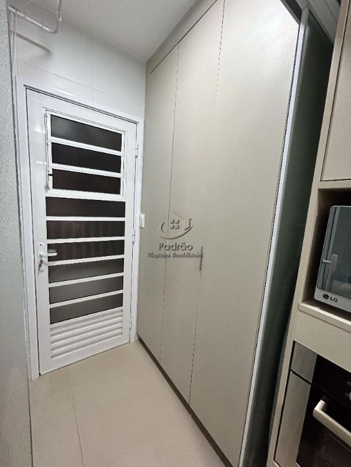 Apartamento à venda com 3 quartos, 98m² - Foto 3