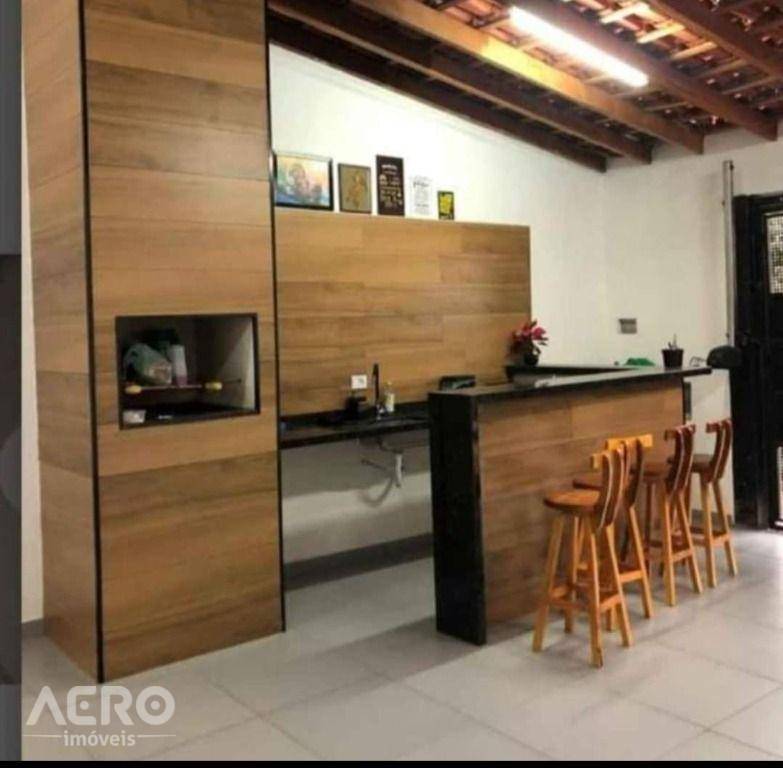 Casa à venda com 3 quartos, 160m² - Foto 2