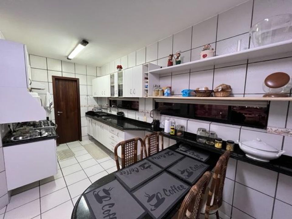 Apartamento à venda com 3 quartos, 189m² - Foto 32