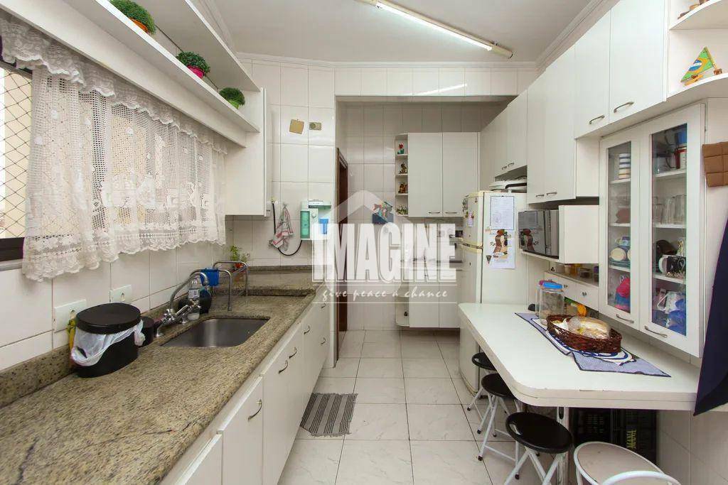 Apartamento à venda com 3 quartos, 138m² - Foto 21