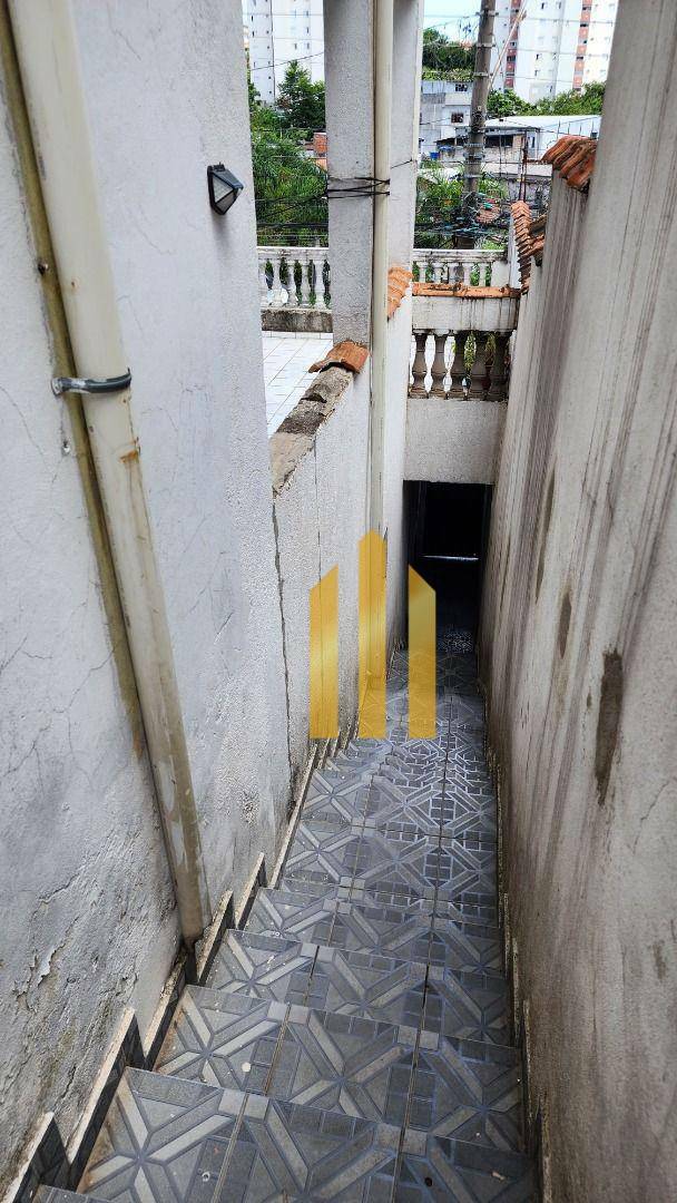 Sobrado à venda e aluguel com 3 quartos, 180m² - Foto 8