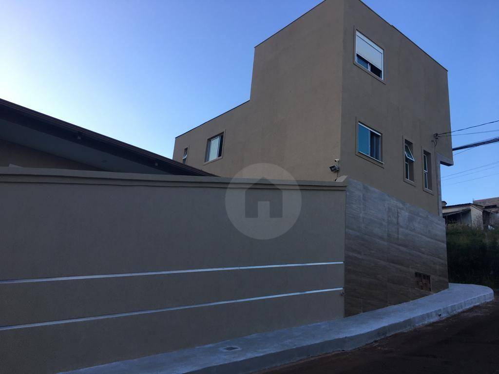 Casa à venda com 3 quartos, 472m² - Foto 4