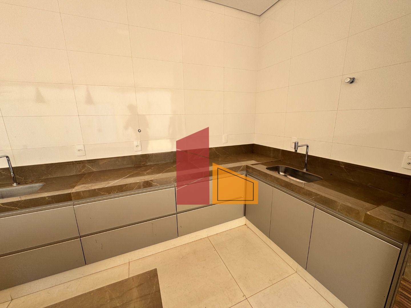 Casa de Condomínio à venda e aluguel com 4 quartos, 265m² - Foto 19