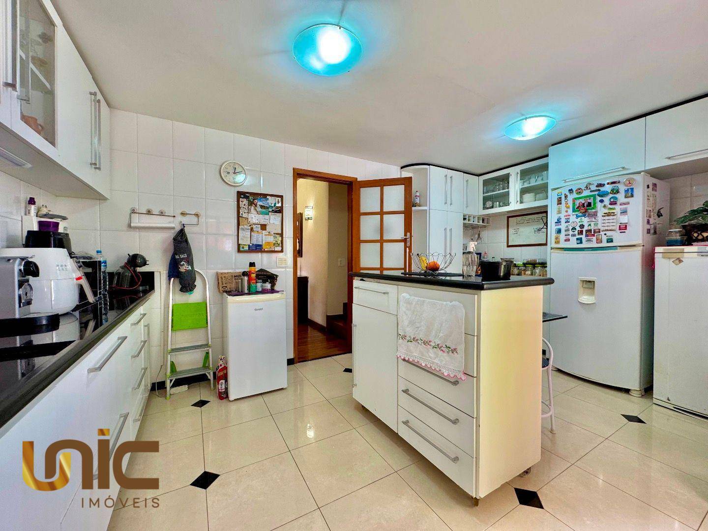 Casa à venda com 4 quartos, 220m² - Foto 20