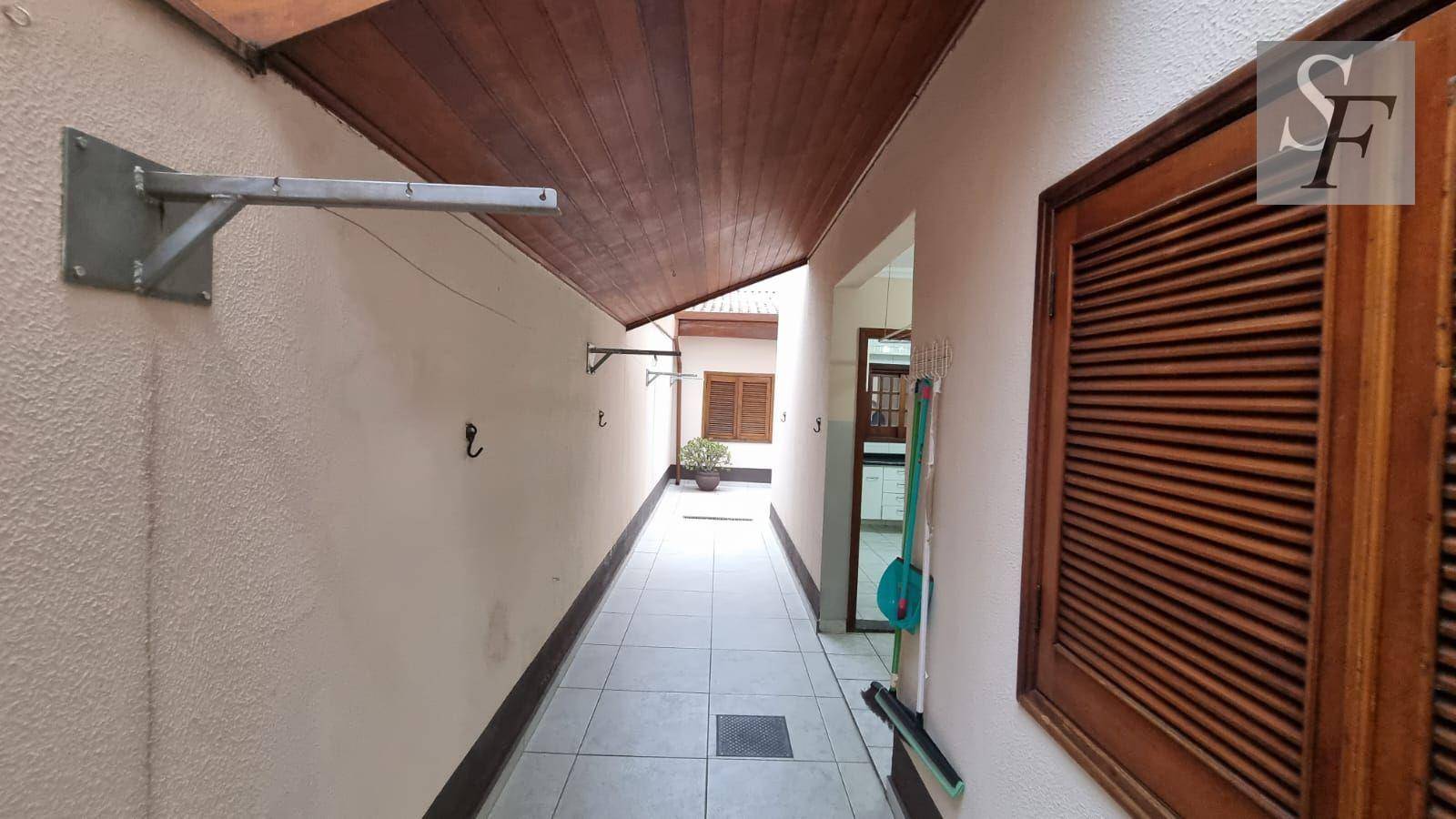 Sobrado para alugar com 3 quartos, 302m² - Foto 28