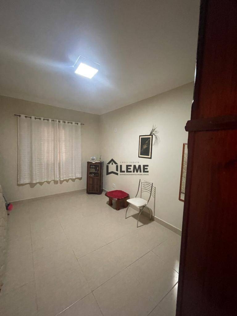 Casa à venda com 3 quartos, 160m² - Foto 11