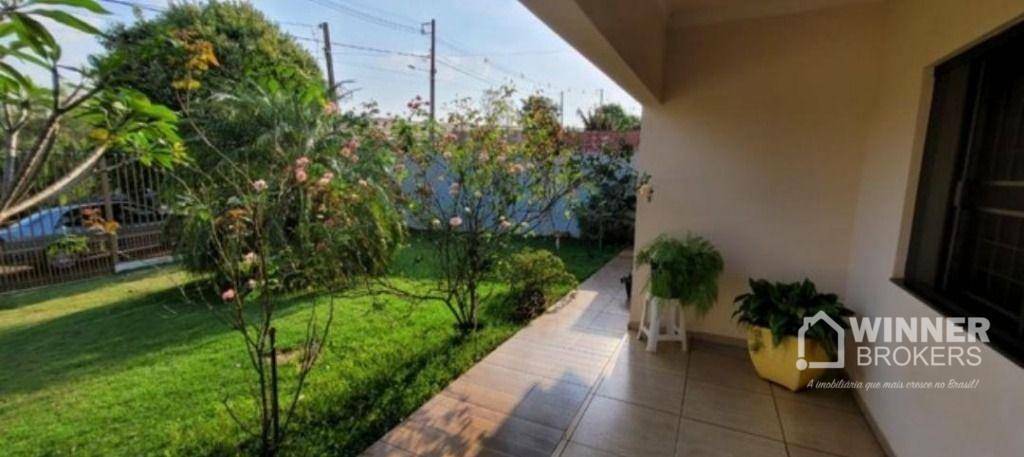 Casa à venda com 4 quartos, 240m² - Foto 5