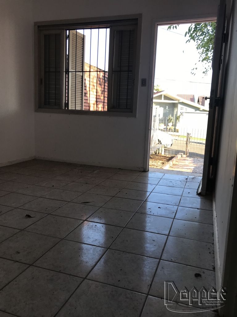 Casa à venda com 2 quartos, 71m² - Foto 2