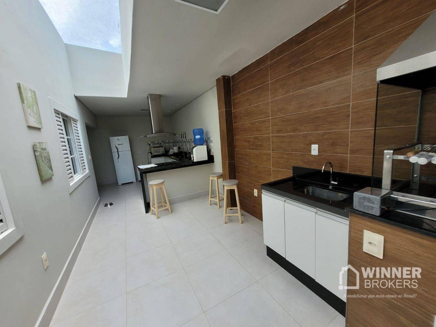 Casa à venda com 3 quartos, 220m² - Foto 12