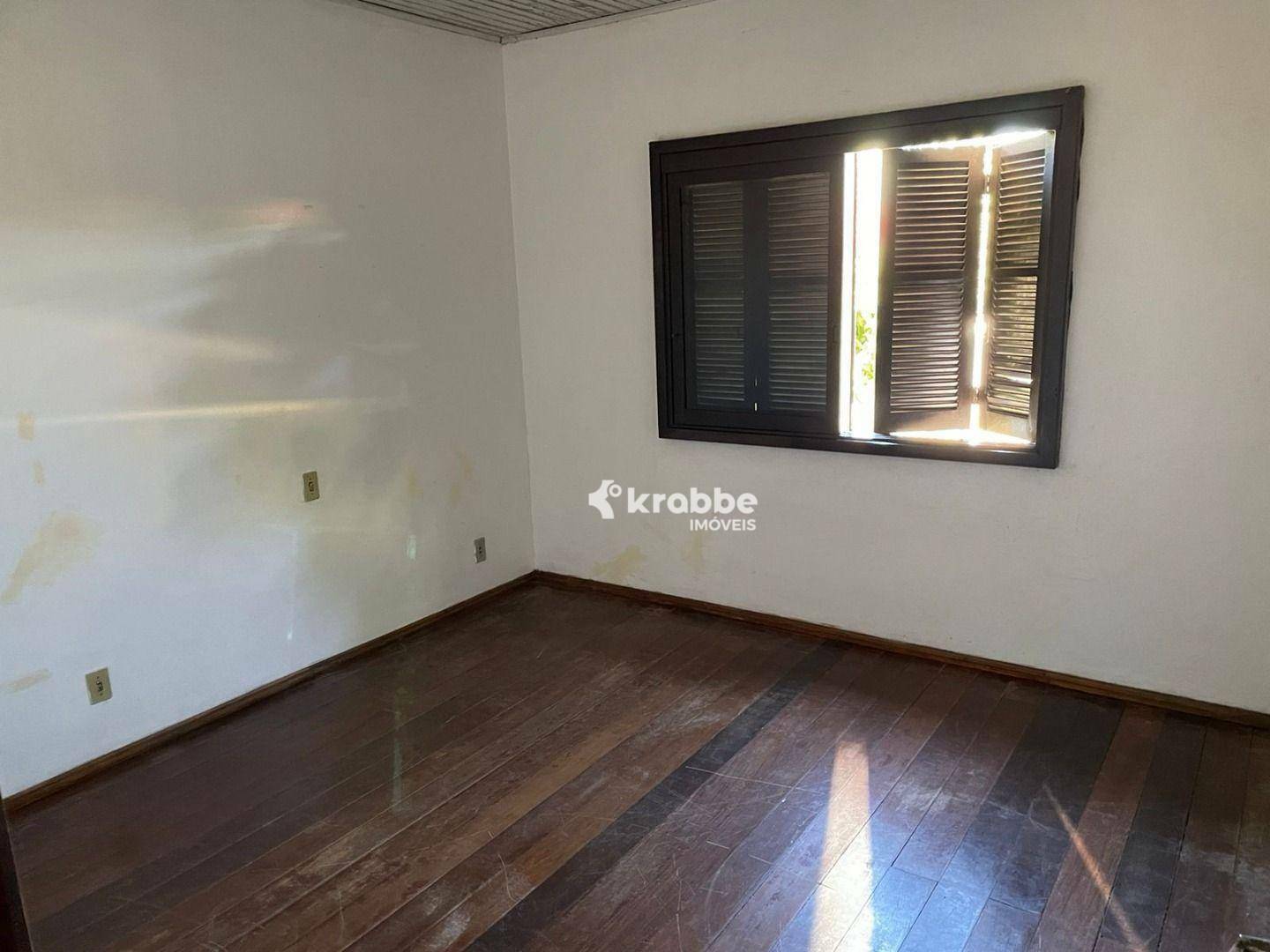 Casa à venda com 3 quartos, 229m² - Foto 3