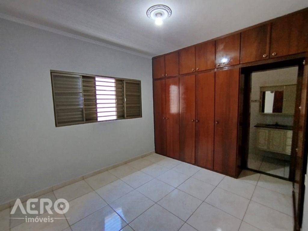 Casa para alugar com 2 quartos, 150m² - Foto 8