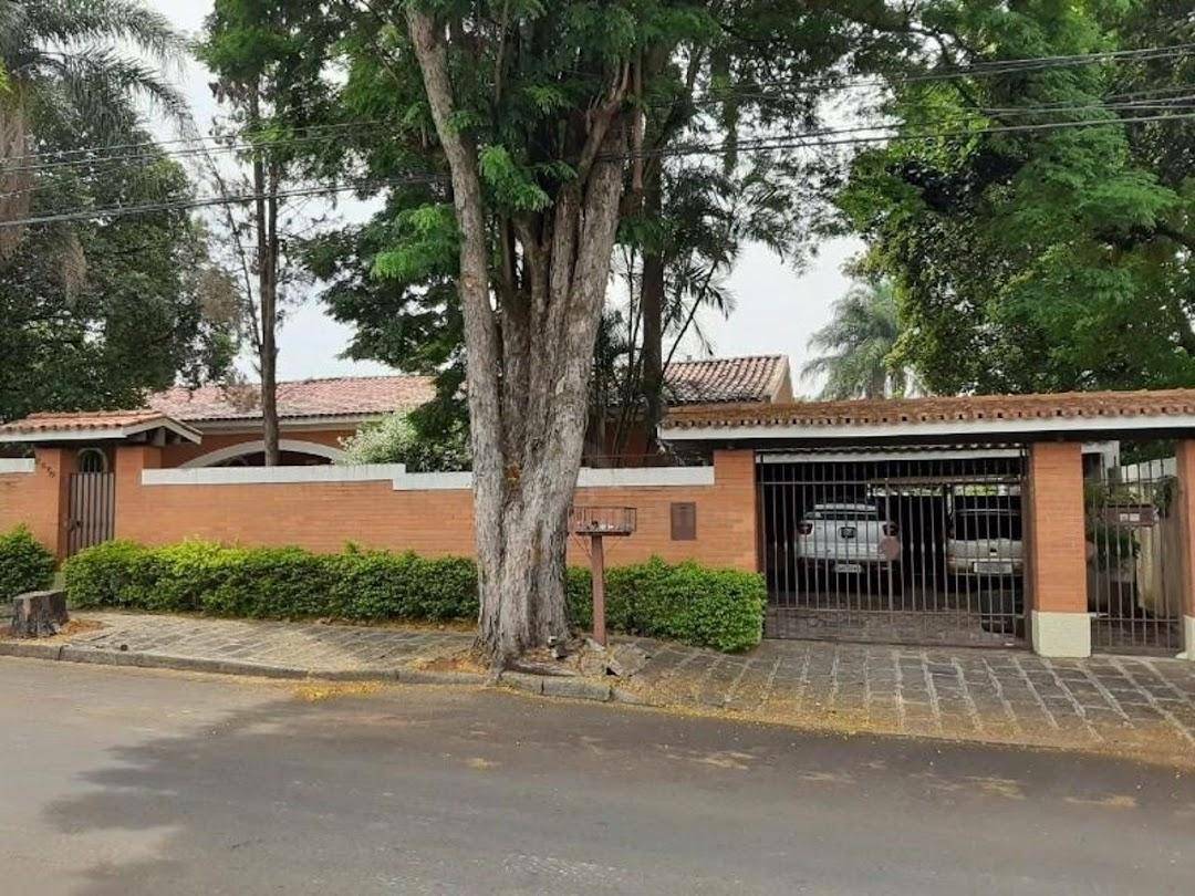 Casa à venda com 5 quartos, 600m² - Foto 2