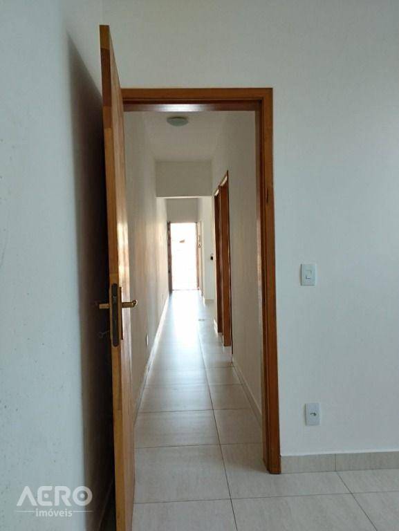 Casa à venda com 2 quartos, 90m² - Foto 10